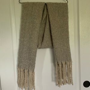 Chunky Knit Scarf Light